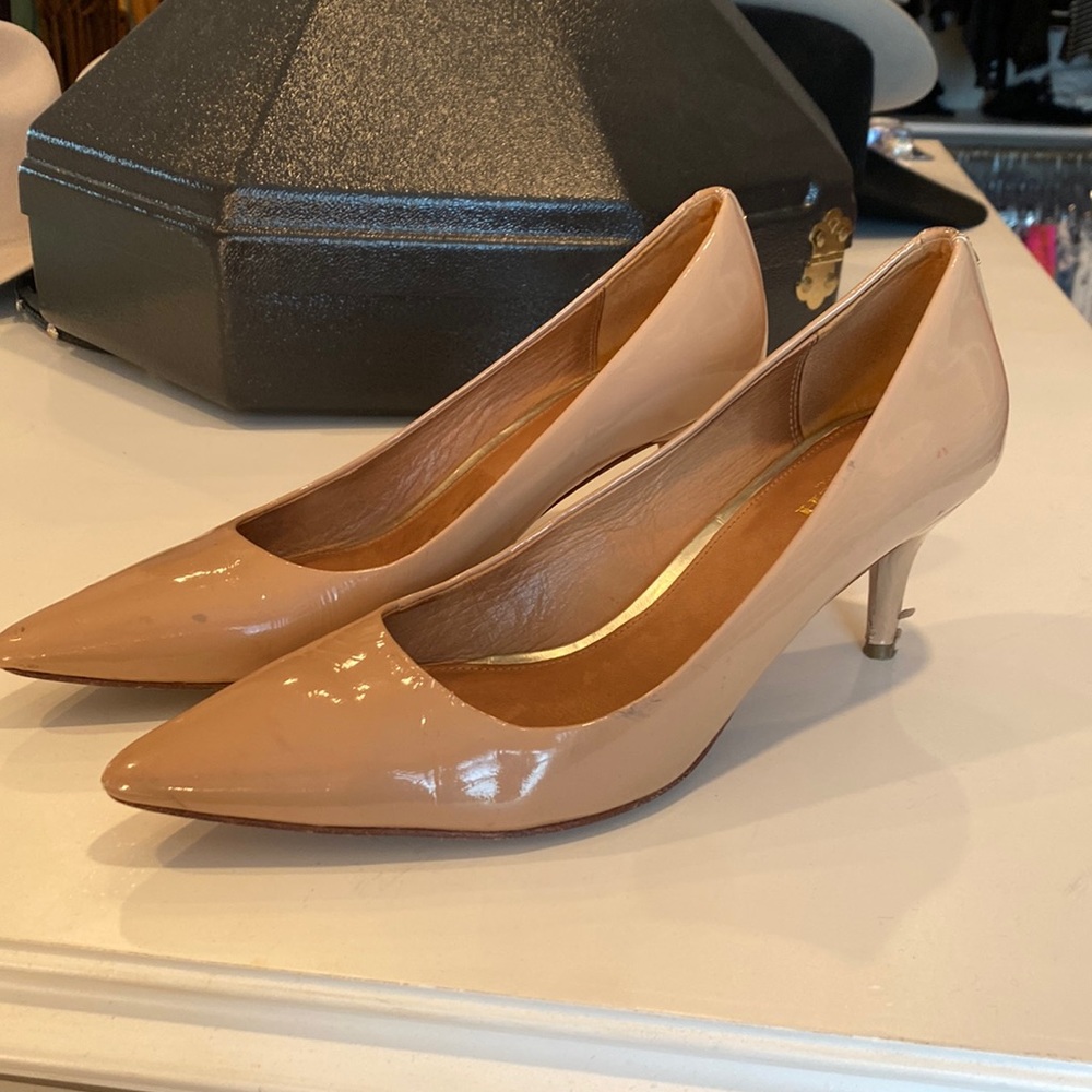 Nude Coach heels or pumps